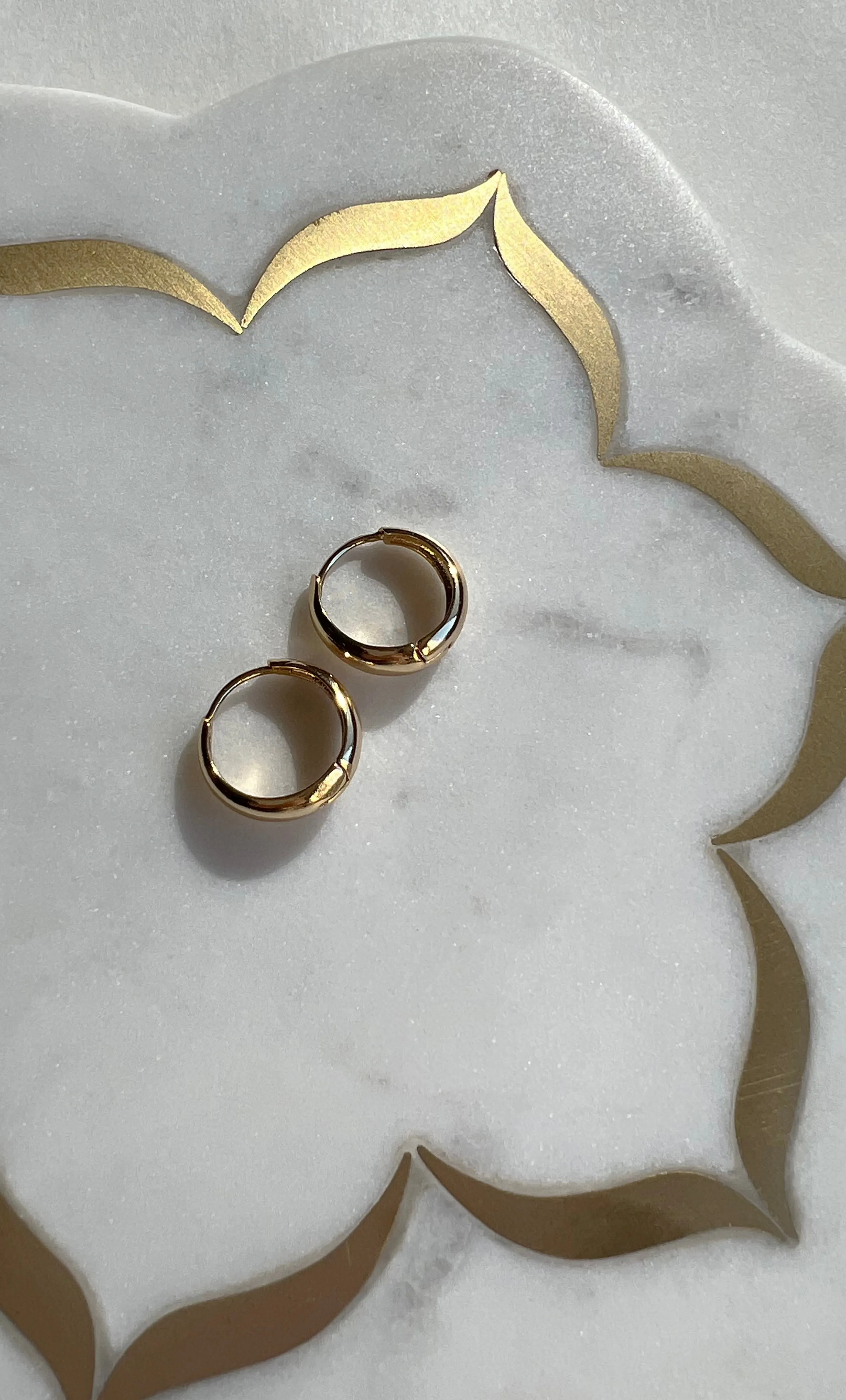 The Tunik Everyday Basic Hoop Earrings