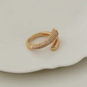 Vivianne Gold Twist Ring